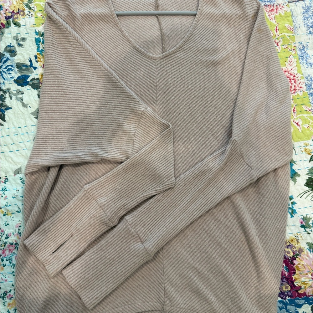 Women's Ribbed V-Neck Sweater in Taupe